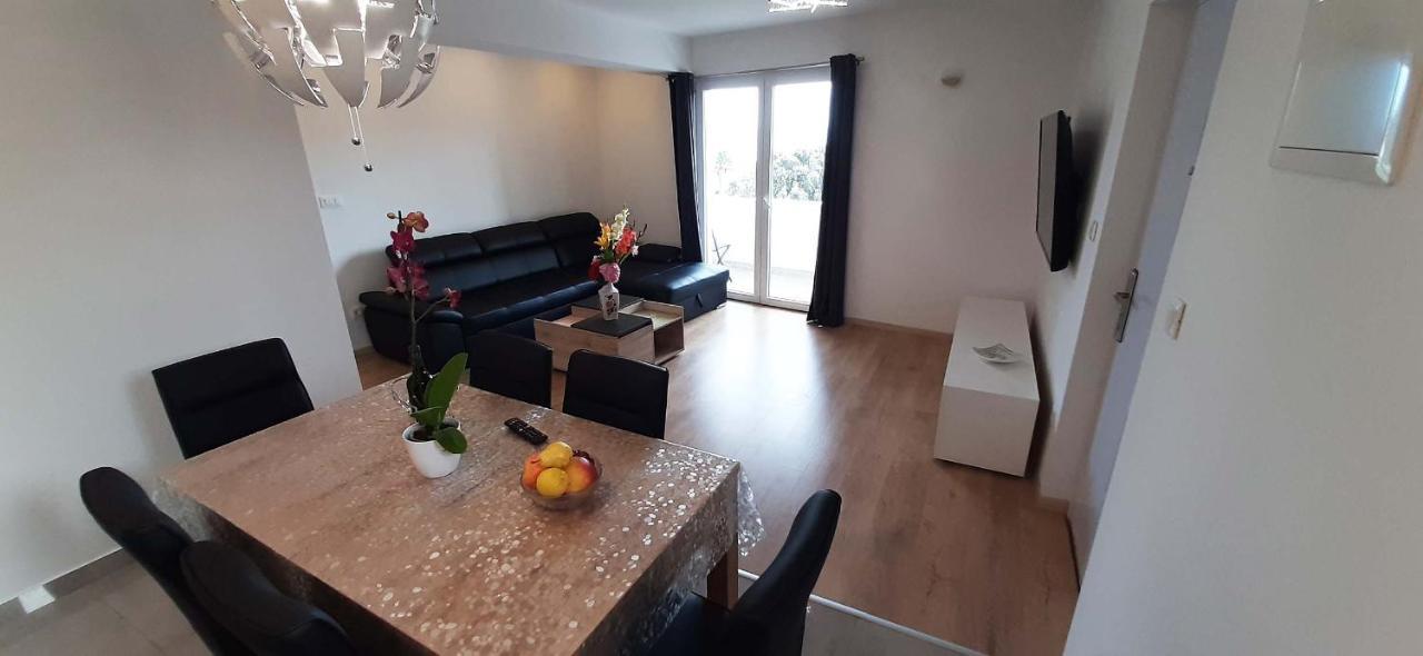 PENTHAUS APARTMAN n&m Baška Voda Exterior foto