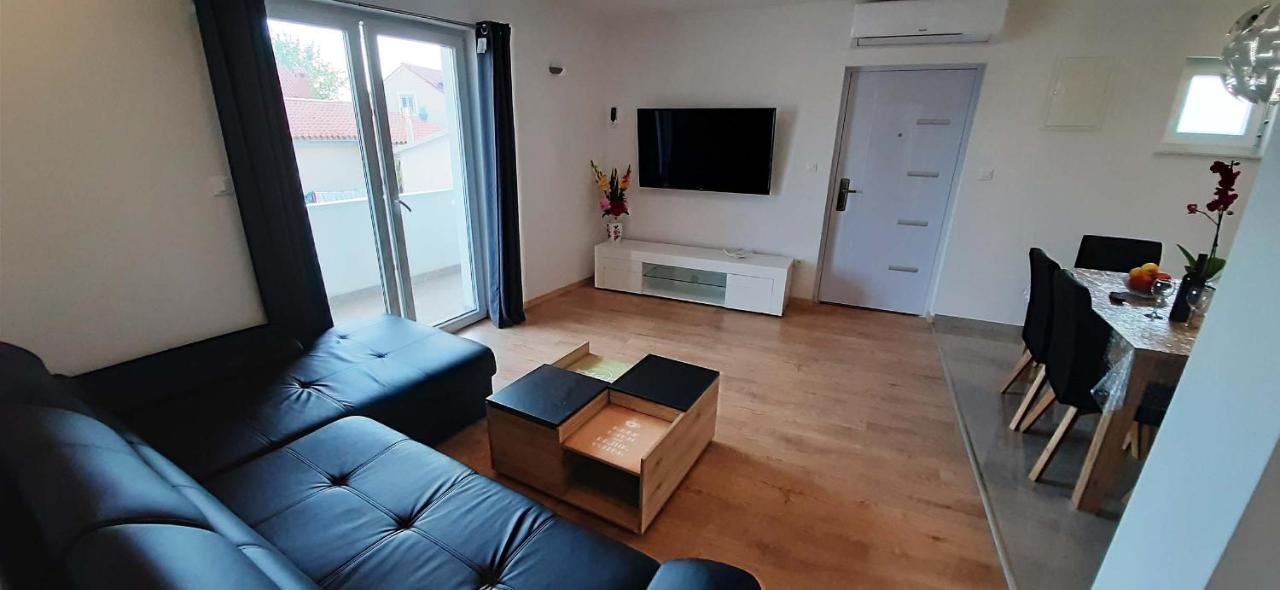 PENTHAUS APARTMAN n&m Baška Voda Exterior foto