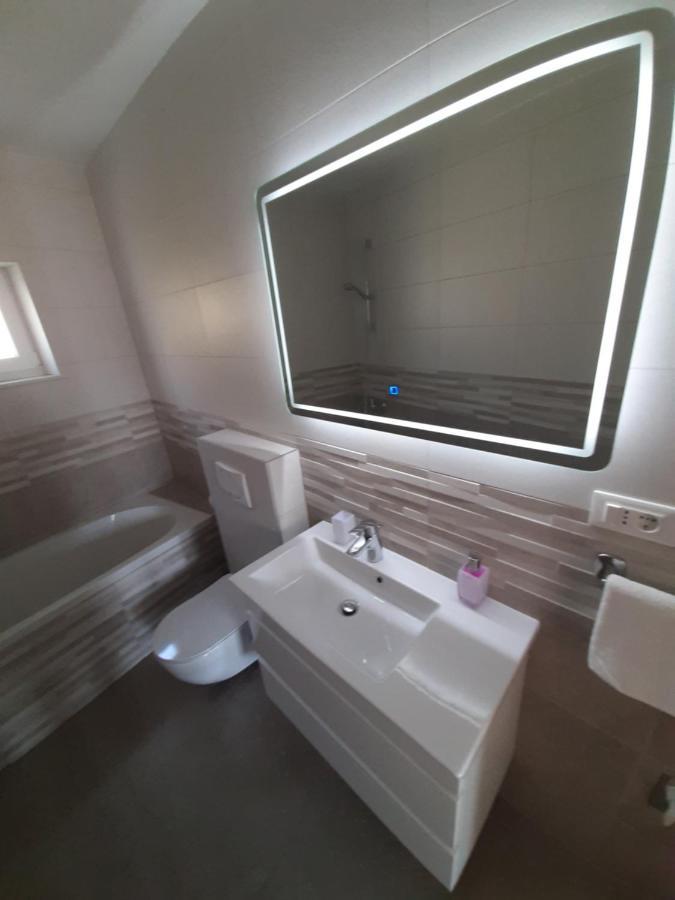 PENTHAUS APARTMAN n&m Baška Voda Exterior foto