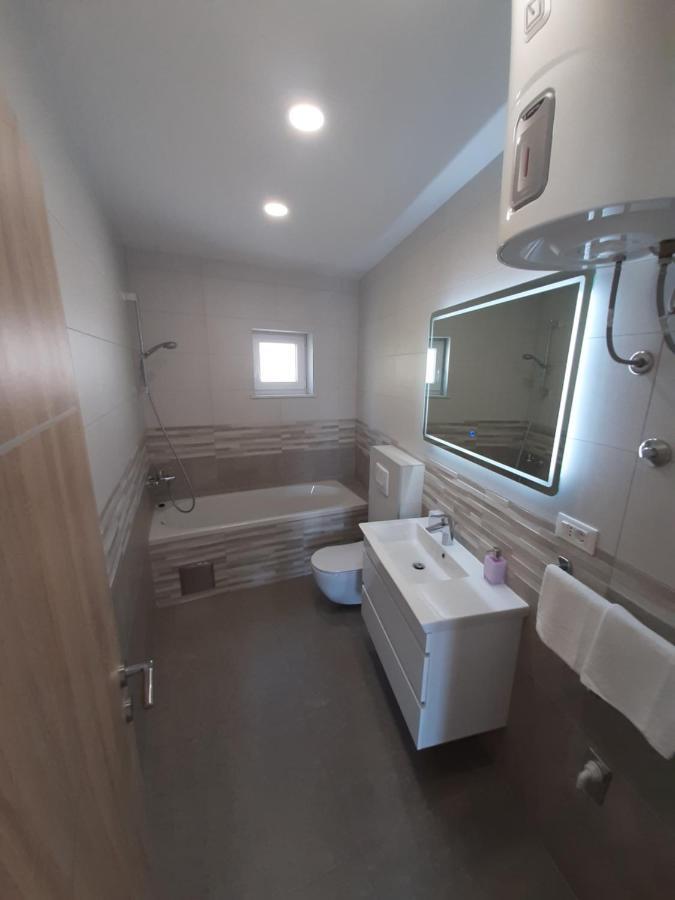 PENTHAUS APARTMAN n&m Baška Voda Exterior foto