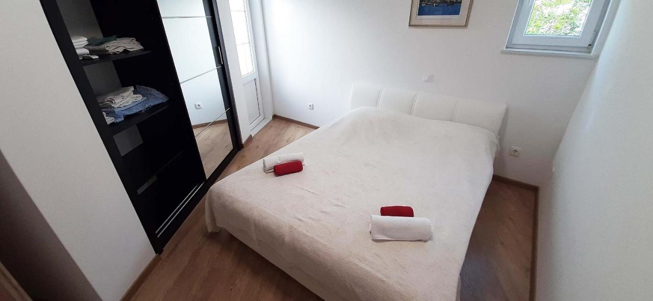 PENTHAUS APARTMAN n&m Baška Voda Exterior foto