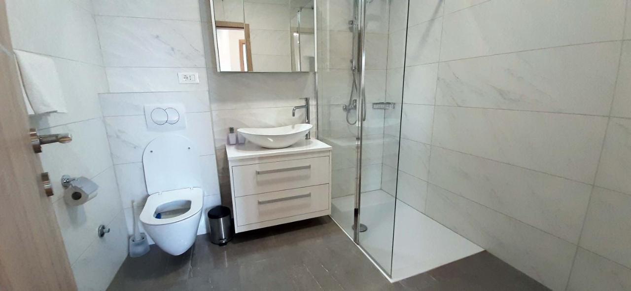 PENTHAUS APARTMAN n&m Baška Voda Exterior foto