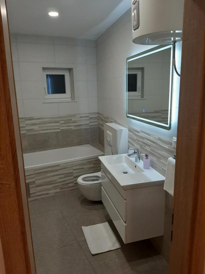 PENTHAUS APARTMAN n&m Baška Voda Exterior foto